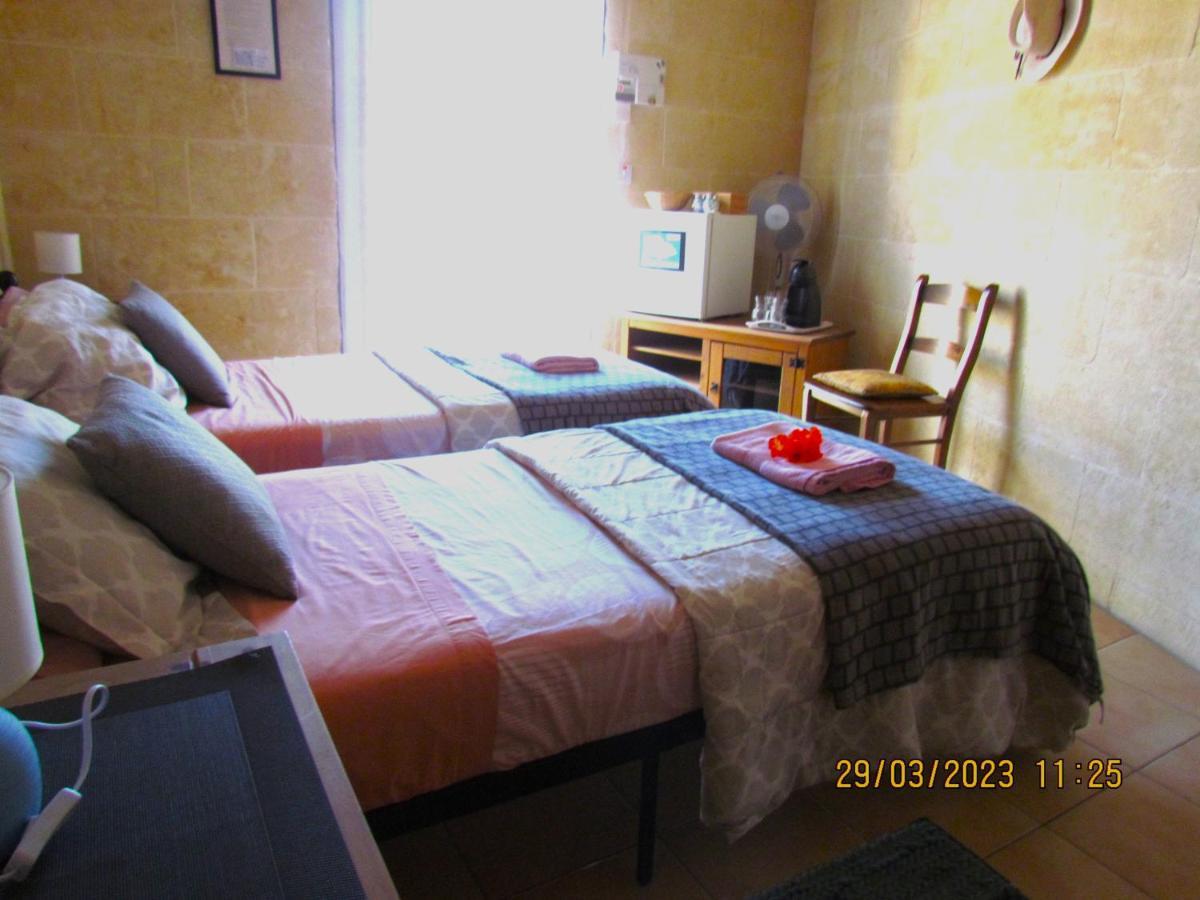 Bed and Breakfast Ta Gorg Кала Экстерьер фото
